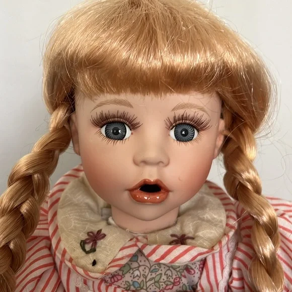 The Broadway Collection Doll - Picture 8 of 10